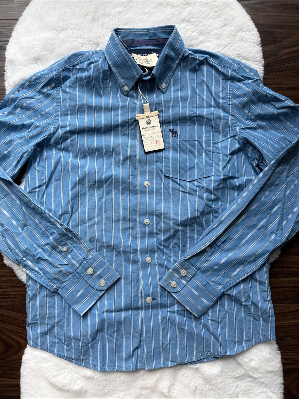 NWT Abercrombie Kids Vintage Button up Collared Striped Shirt Blue White size XL